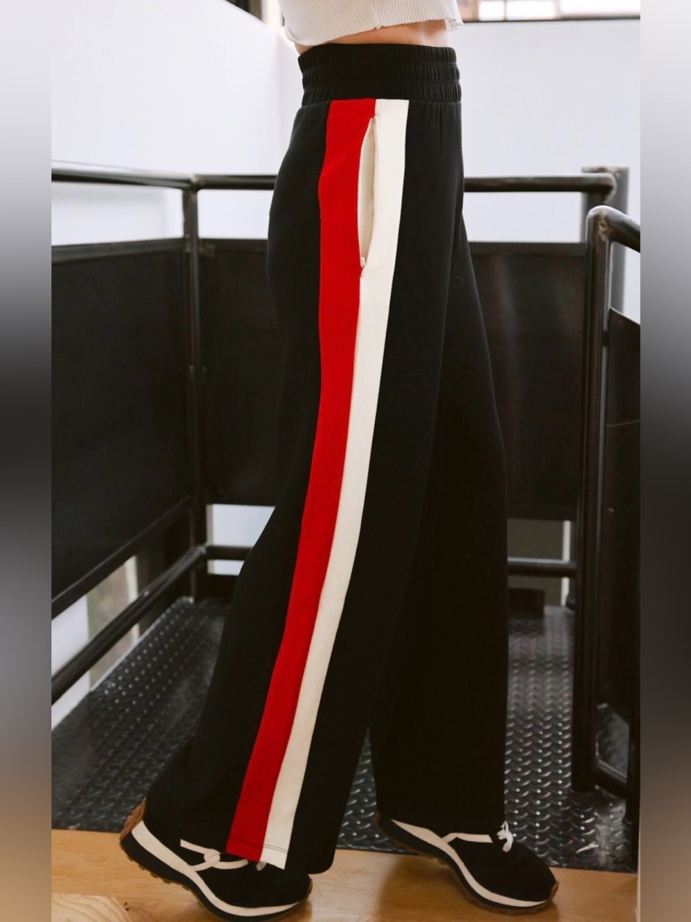 NEW Spanx AirEssentials RED WHITE & BLACK Colorblock Wide-Leg Track Pants SZ S